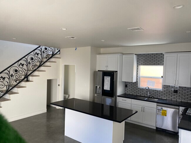 Building Photo - 4203 Verdant St