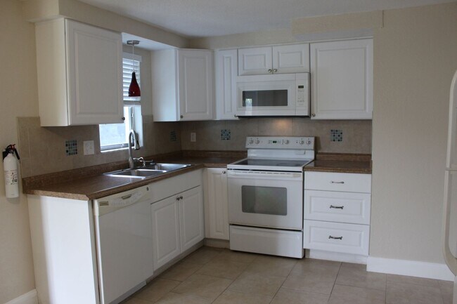 Building Photo - 4424-B TERRY LOOP