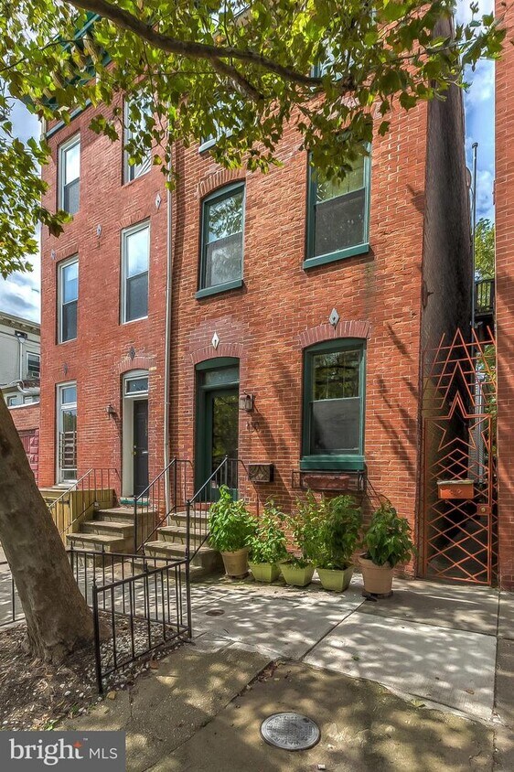 Primary Photo - 130 S Washington St