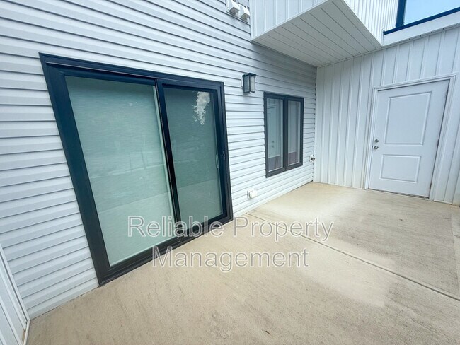 Foto del edificio - 22 Slater Dr