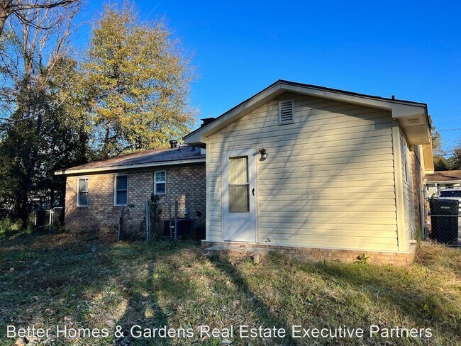 Building Photo - 3 br, 2 bath House - 2334 Basswood Dr