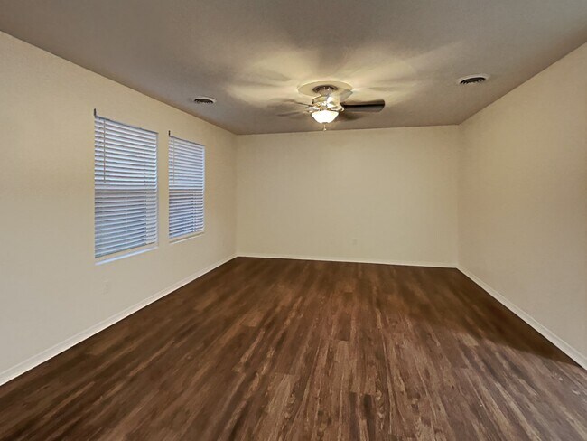 Building Photo - 12033 W Honey Dew Drive