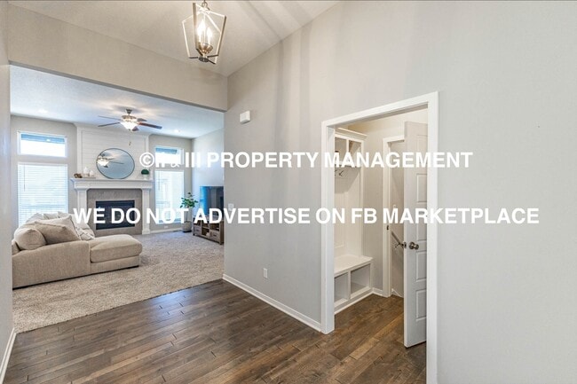 Building Photo - 12566 S Canyon Dr