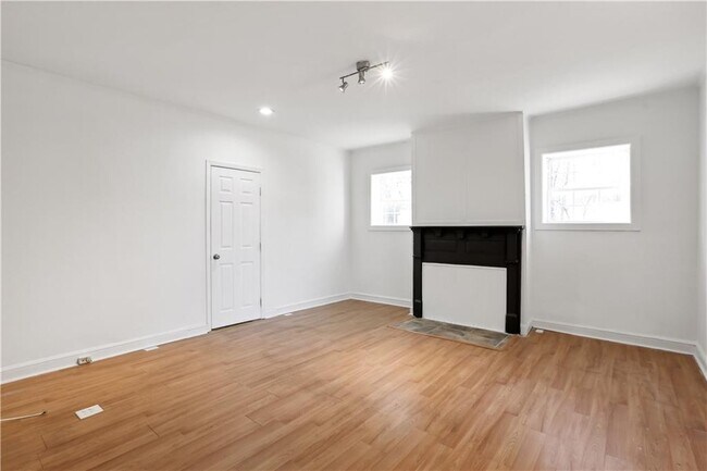 Building Photo - 1512 Flat Shoals Rd