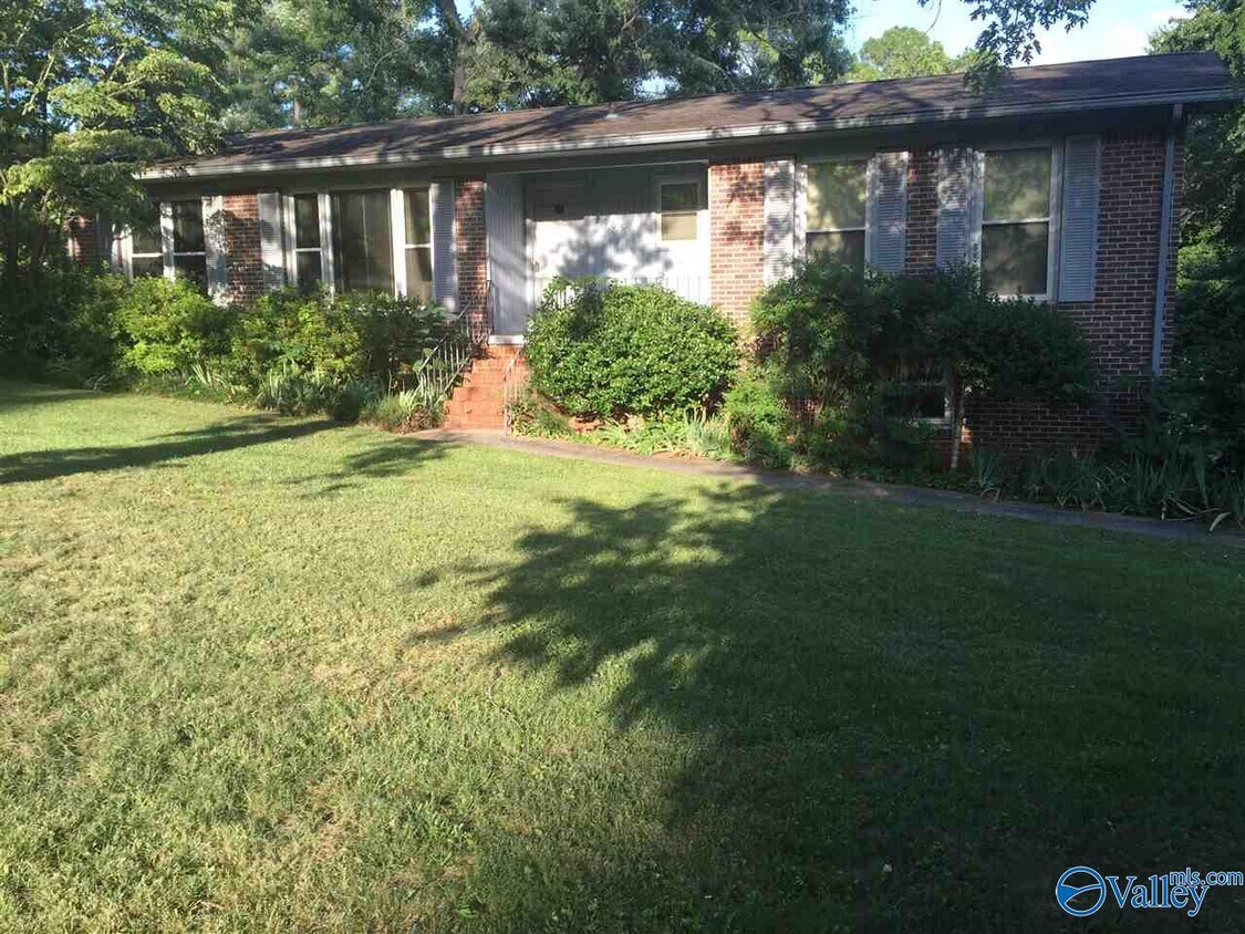 Foto principal - 2905 Garth Rd SE