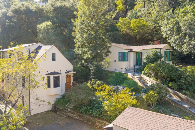 Building Photo - 3705 Fredonia Dr