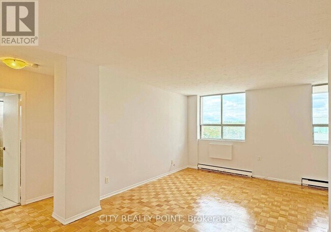 Photo du bâtiment - 525 Eglinton Ave E