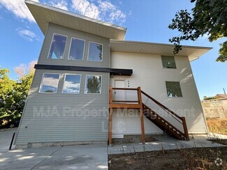 Building Photo - 498 East Fort Union Blvd