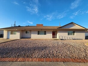 Building Photo - 830 W Stirrup Dr