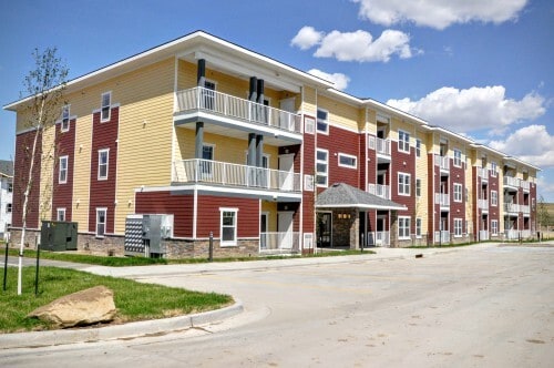 Emerald Ridge Apartment Complex - Emerald Apts 1521