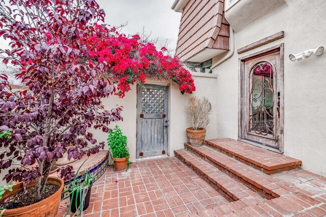 Building Photo - 4310 Torreon Dr