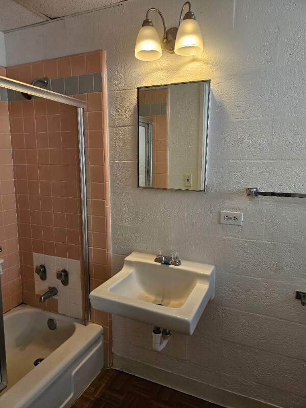 1142 S King St Unit 2011, Honolulu, HI 96814 Room for Rent in