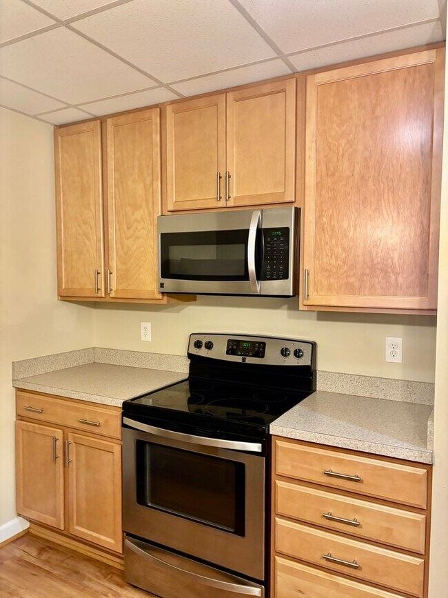 Foto del edificio - 1 bedroom/ 1 bathroom. Bennington on the Park