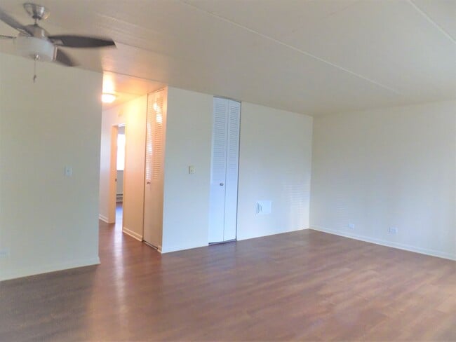 Building Photo - 513 Hyacinth Pl