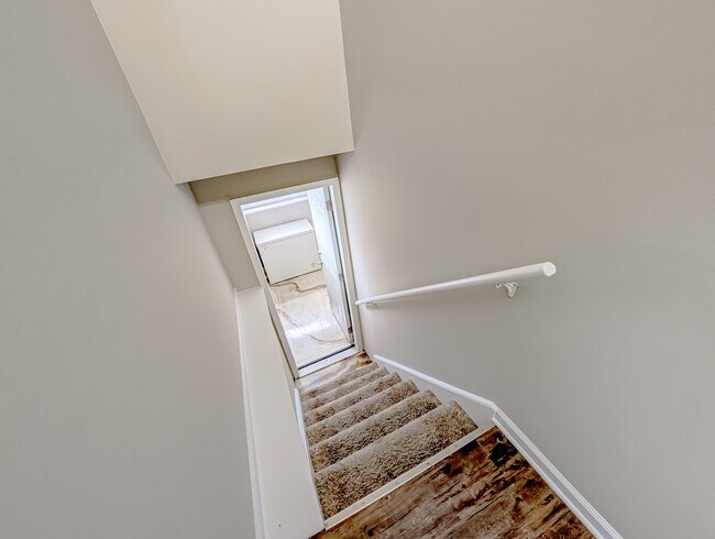 Foto del edificio - 8616 Hickory Ave