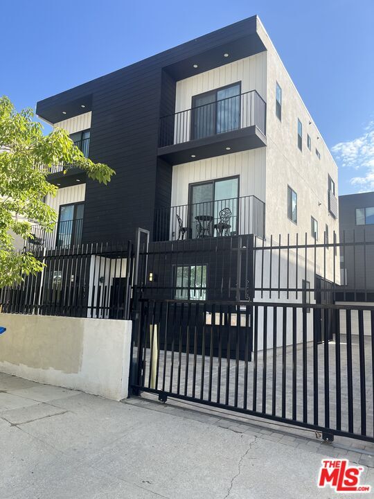 Foto del edificio - 246 N Dillon St