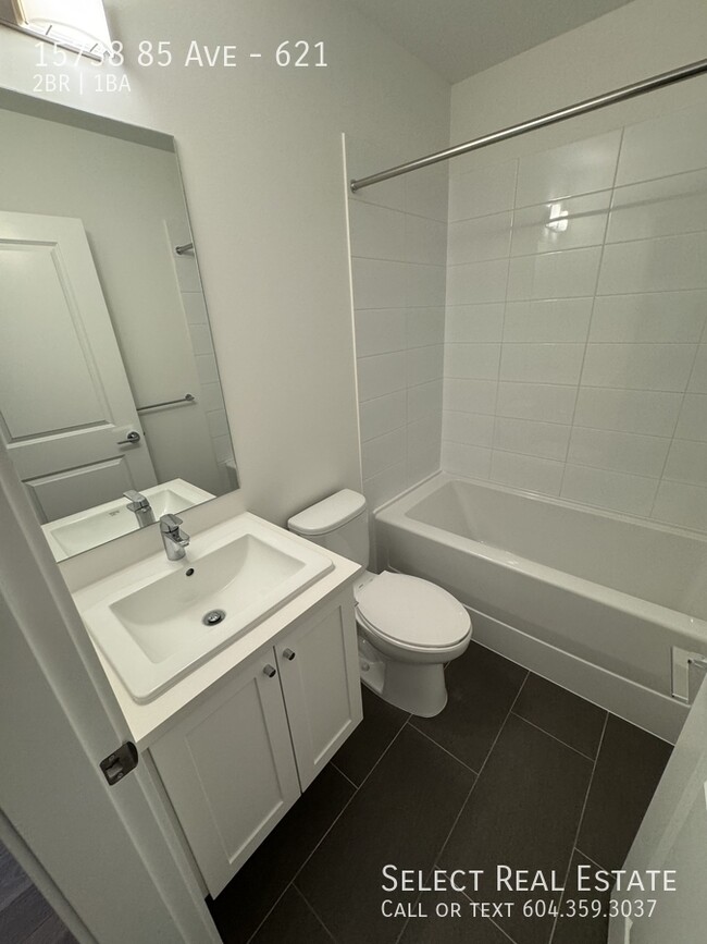 Photo du bâtiment - 15738-15785 85 Ave