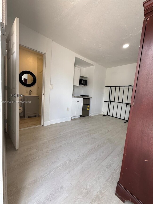 Building Photo - 2460 NW 61st St