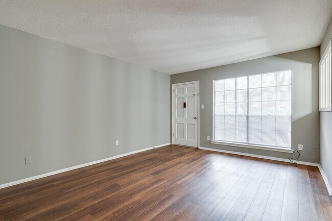 Foto del edificio - 3646 SPOTTSWOOD Ave