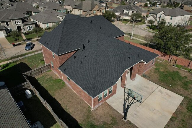Foto del edificio - 4615 Hollow Chase Ln