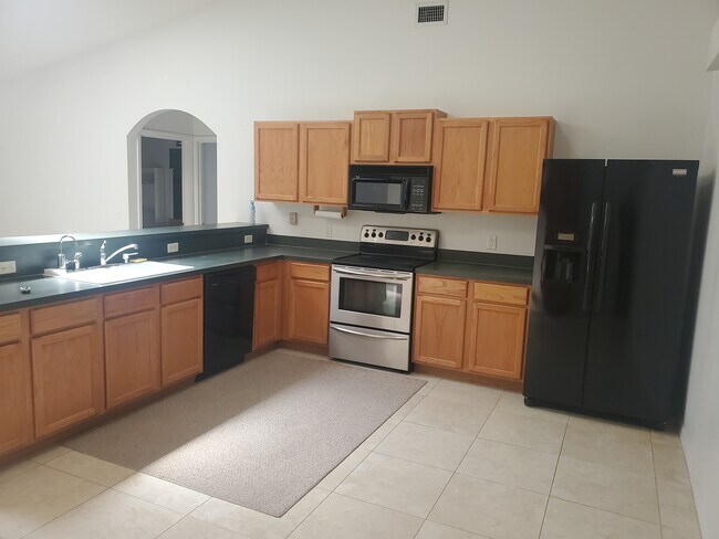 Foto del edificio - 781 NW Grenada St