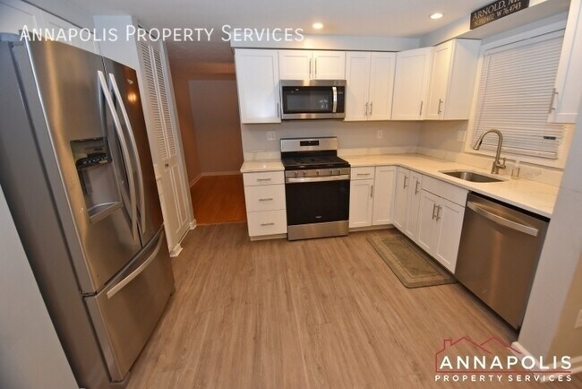 Building Photo - 528 Bay Green Dr