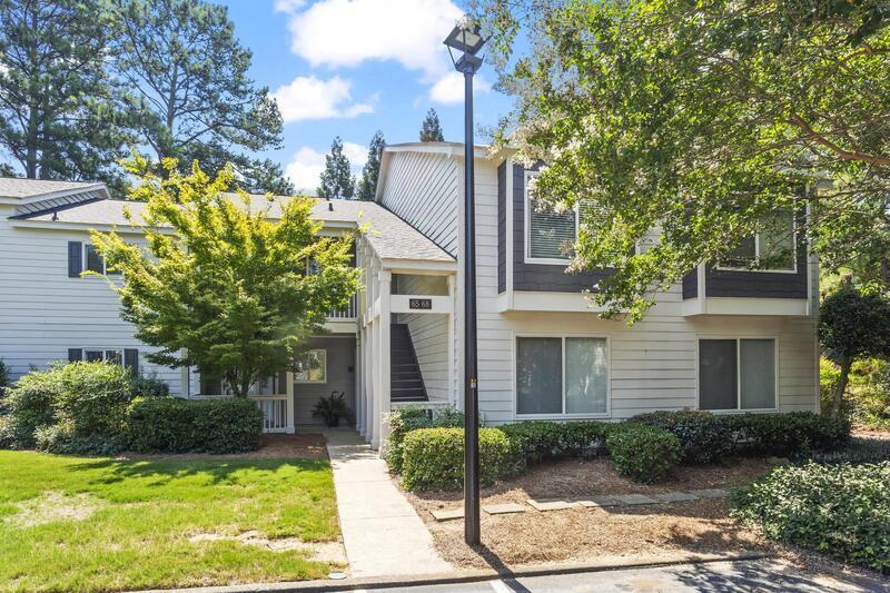 Primary Photo - 65 Rumson Ct