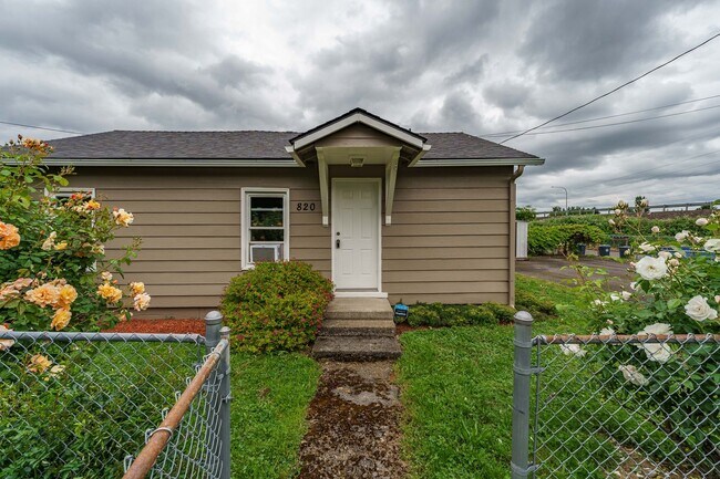 Foto del edificio - 2 Bedroom 1 Bath SIngle Family Home With L...