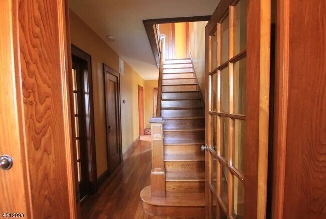 Foto del edificio - 227 Sunnymeade Rd