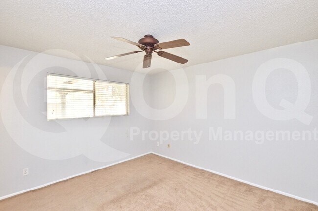 Building Photo - 6212 S Taylor Dr