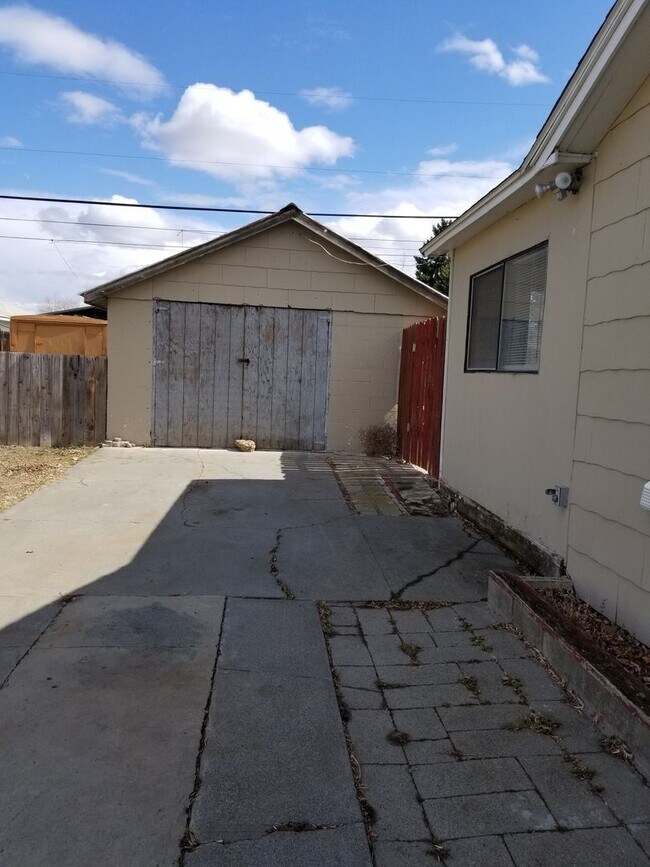 Building Photo - 2 br, 1 bath House - 1156 SE Yakima Street