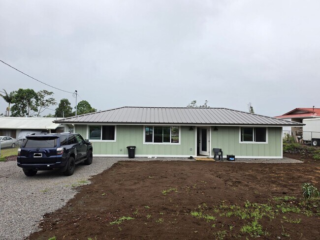 Foto del edificio - Newly Built 3 Bedroom / 2 Bath Home for Rent in Ainaloa Subdivision