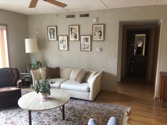 Living Room - 1 N Beacon Pl