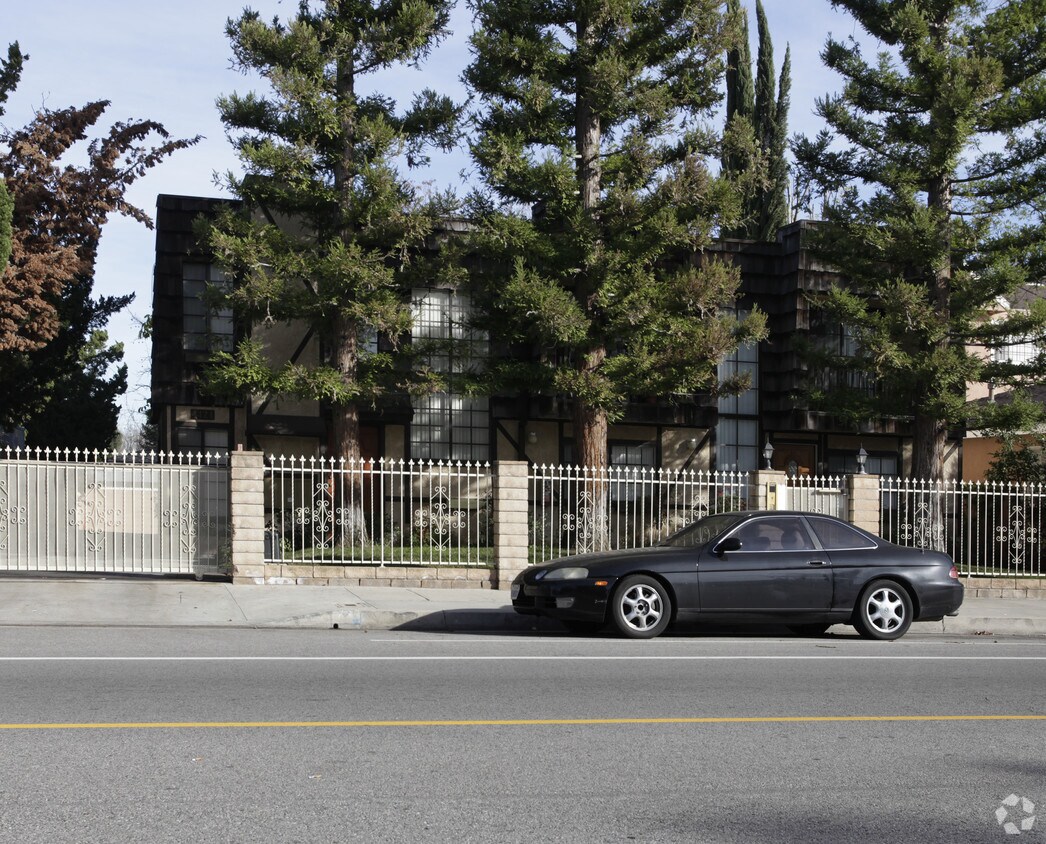 Foto del edificio - 4424 Colfax Ave