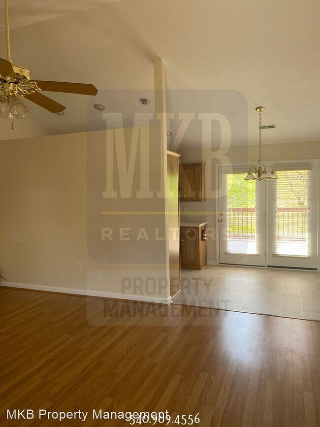 Building Photo - 3 br, 2 bath House - 816 Harmon Cir.