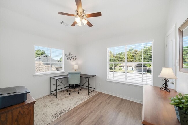 Foto del edificio - 9207 Hidden Ct