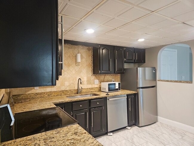 Foto del edificio - 10 Shadowbrook Ln