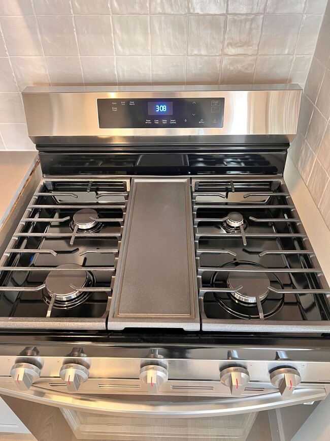 Interior Photo - west415
