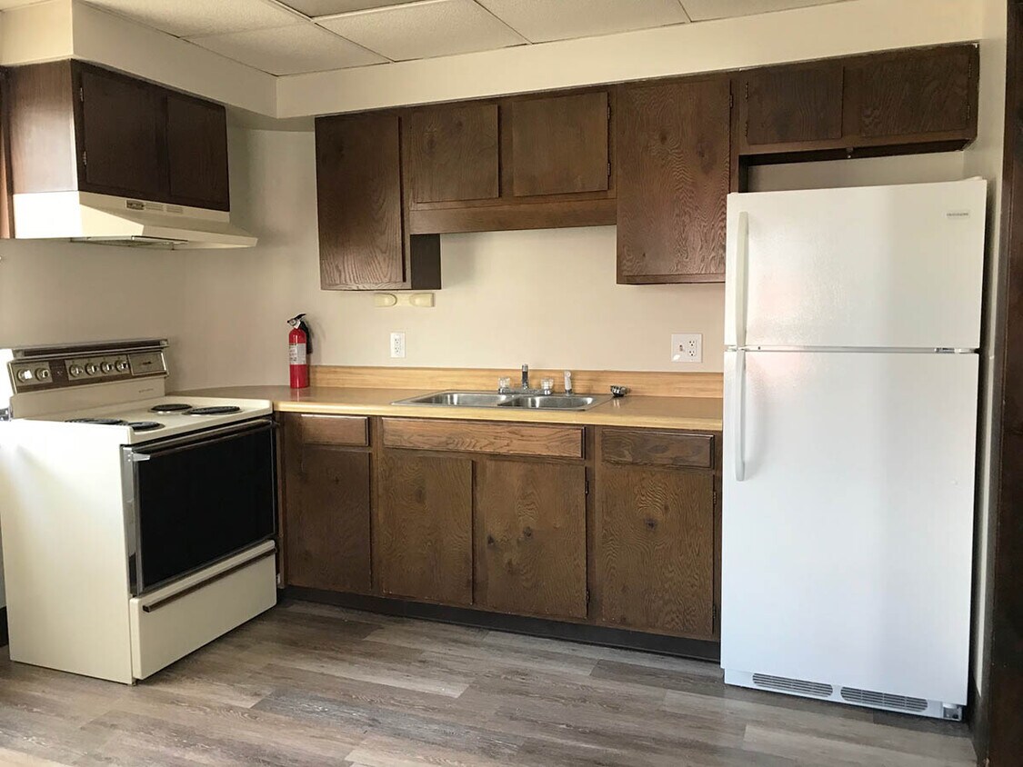 Foto principal - 5100 Clinton Street Rd