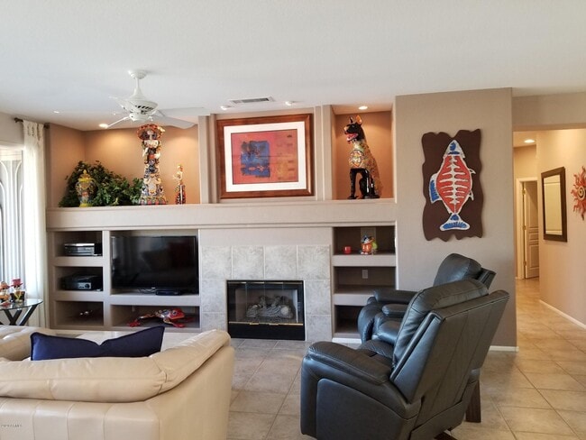 Building Photo - 15360 W Sierra Vista Dr