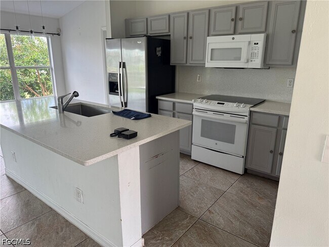 Foto del edificio - 3819 24th St W