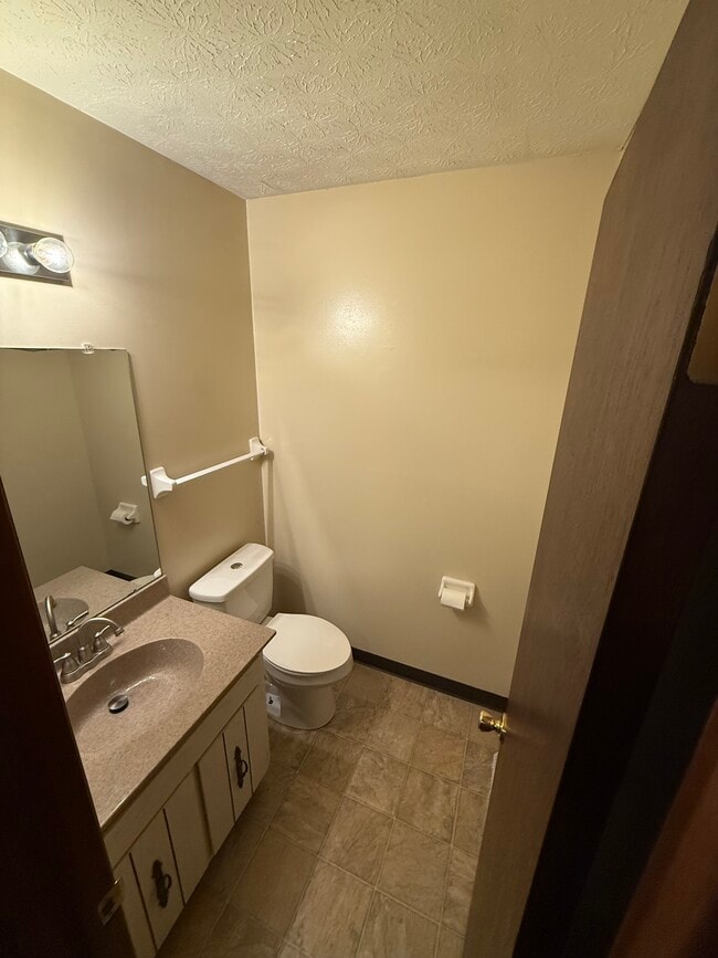 Building Photo - 3209 Cedar Grove Pl S