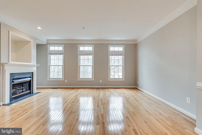 Foto del edificio - 8872 Ashgrove House Ln