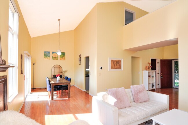 Foto del edificio - 3240 Dunwoodie Rd