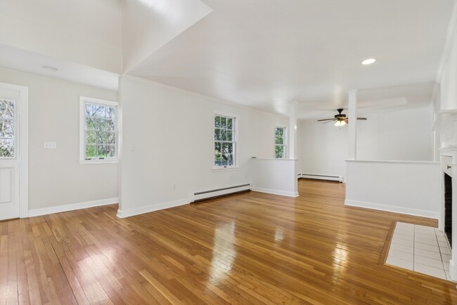 Building Photo - 89 Brush Hill Rd