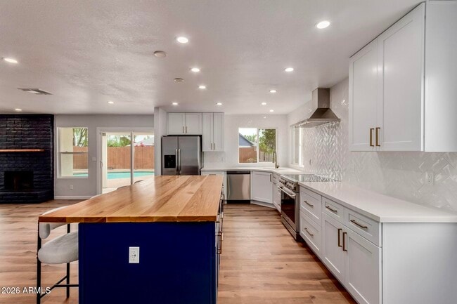 Foto del edificio - 10705 E Mercer Ln