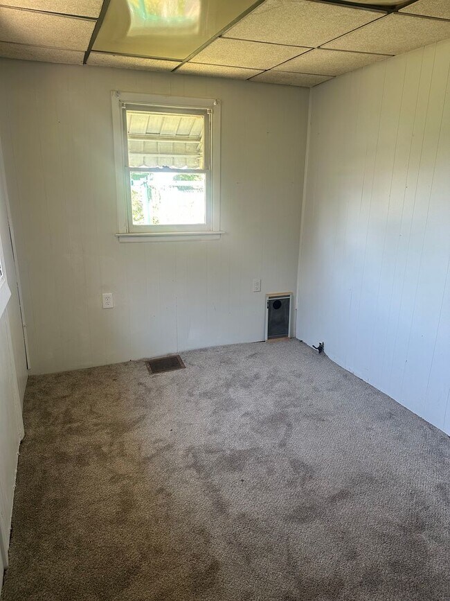 Foto del edificio - 3bd 1 bath with fenced in yard!