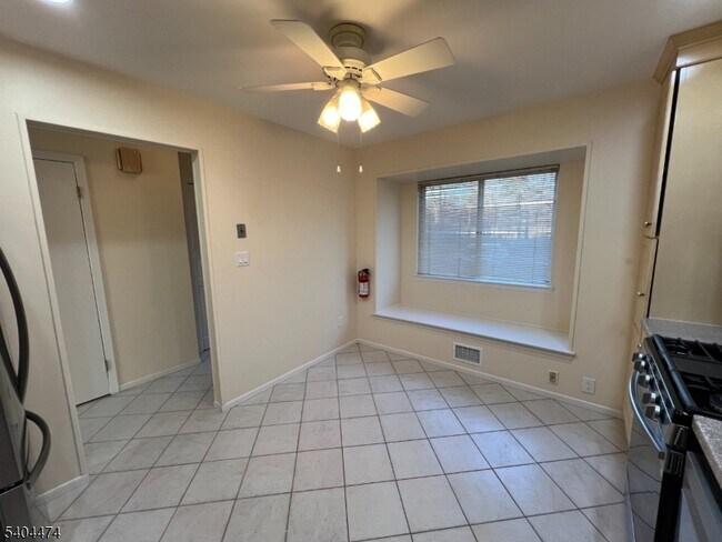 Foto del edificio - 124 Chelsea Way