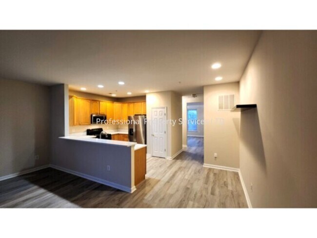 Foto del edificio - Luxury Townhome In The Villages Of Urbana