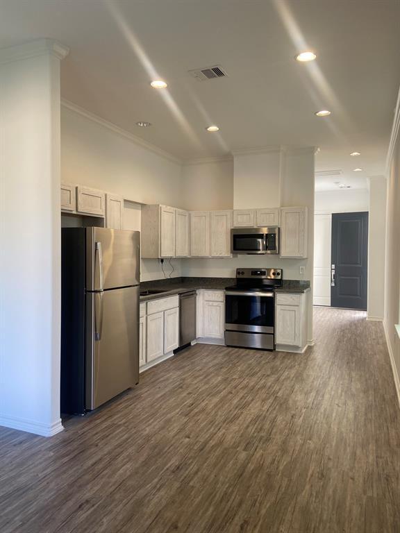 Foto del edificio - 3227 Real St